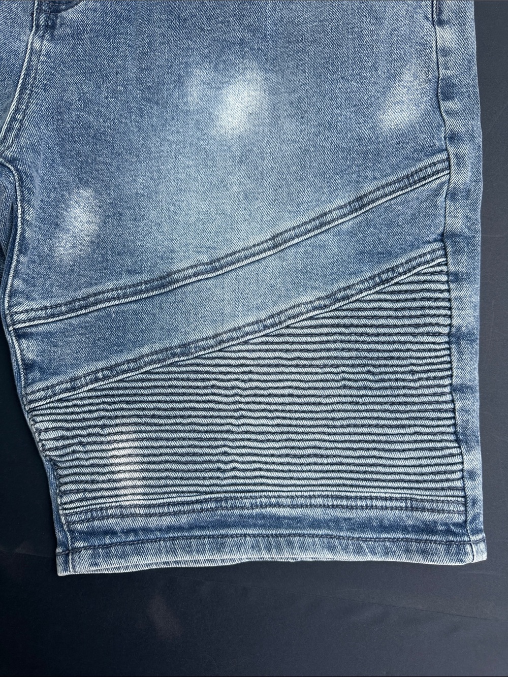 New Guess Men’s Light Wash Ribbed Denim Shorts SZ 38 - Picture 3 of 8